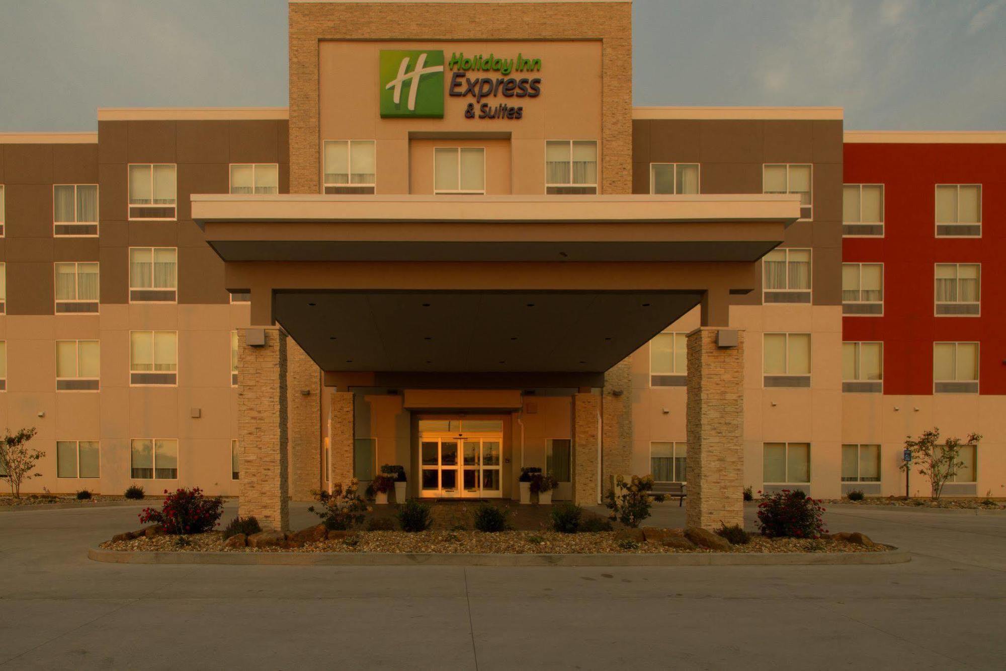 Holiday Inn Express & Suites Litchfield By Ihg Экстерьер фото